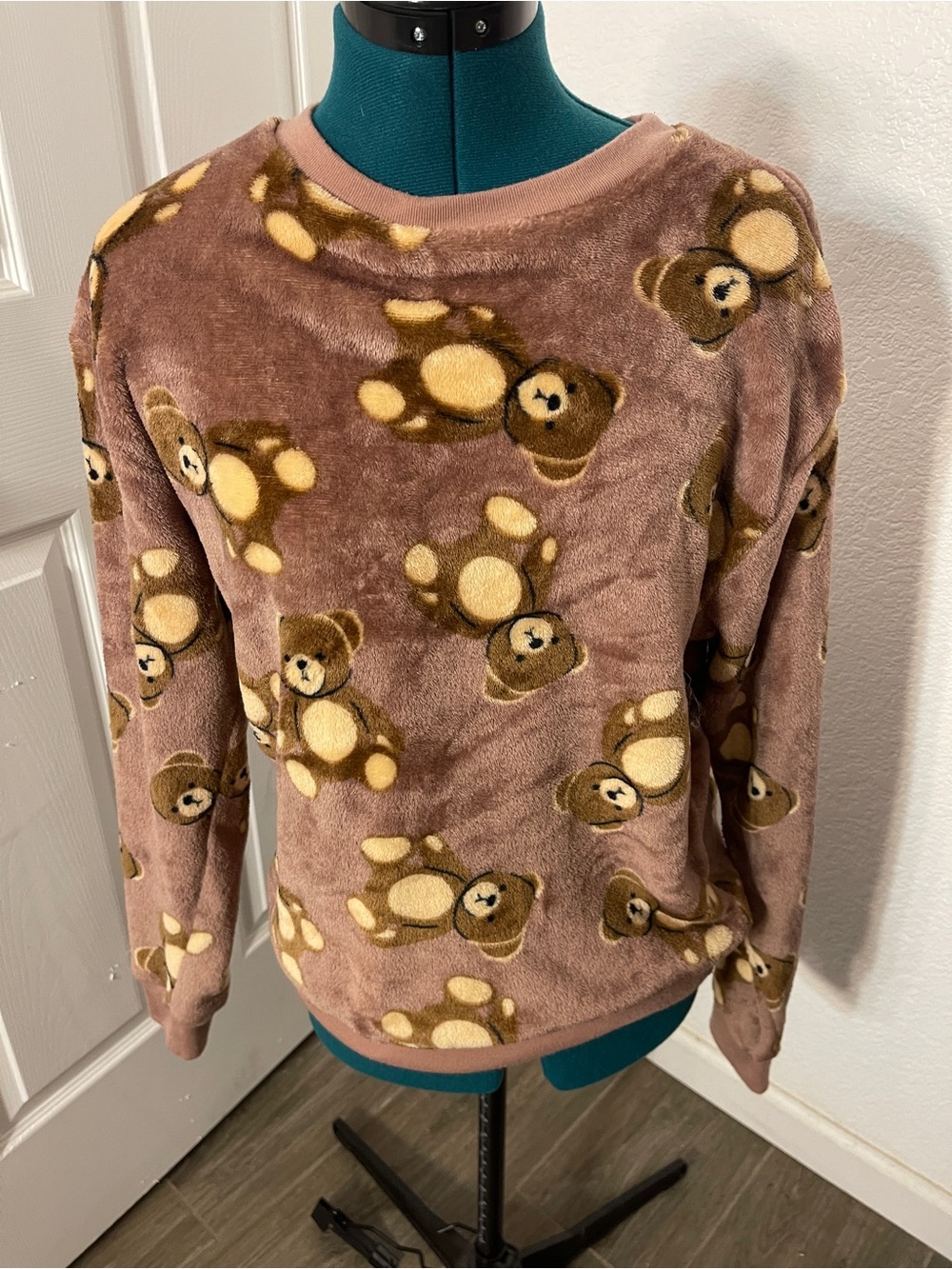 Cold Crush Plush Pullover - Brown & Cream